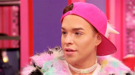 ariel versace racist|Ariel Versace discusses wig drama in RuPaul's Drag Race clip.